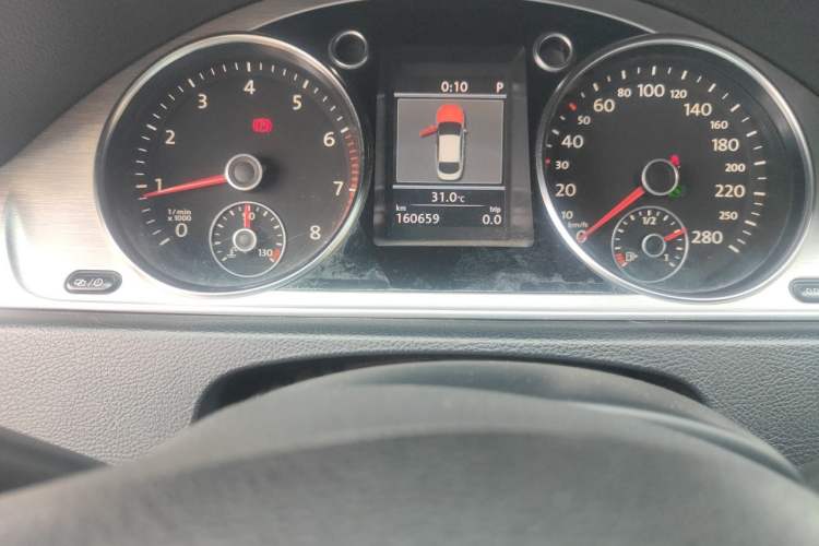 Used Volkswagen FAW-Volkswagen CC 2013 1.8TSI Luxury Model Odometer Close Up