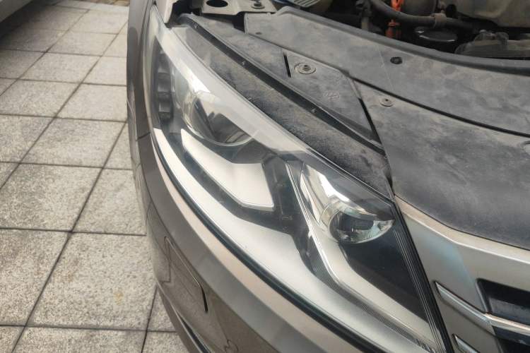 Used Volkswagen FAW-Volkswagen CC 2013 1.8TSI Luxury Model Right Front Headlight