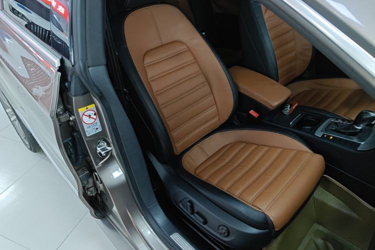 Used Volkswagen FAW-Volkswagen CC 2013 1.8TSI Luxury Model Right Front Seat