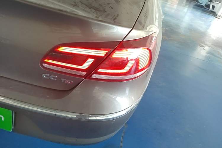 Used Volkswagen FAW-Volkswagen CC 2013 1.8TSI Luxury Model Right Rear Taillight