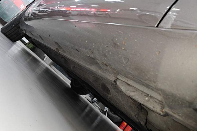 Used Volkswagen FAW-Volkswagen CC 2013 1.8TSI Luxury Model Right Side Sill