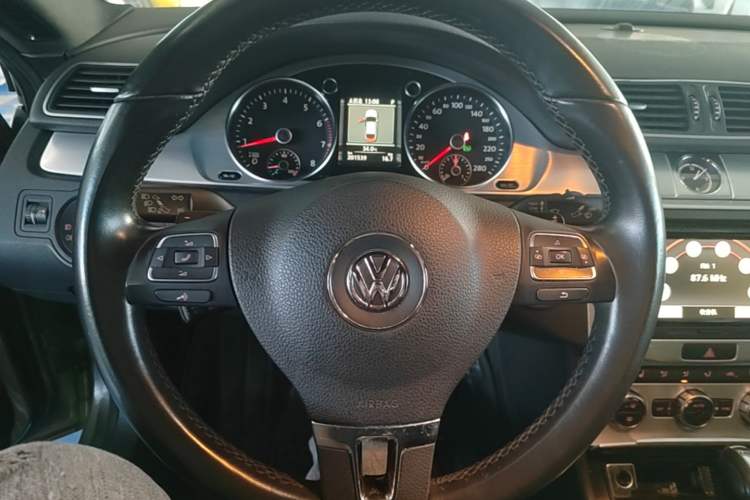 Used Volkswagen FAW-Volkswagen CC 2013 1.8TSI Luxury Model Steering Wheel