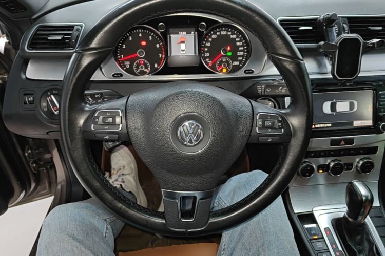 Used Volkswagen FAW-Volkswagen CC 2013 1.8TSI Luxury Model Steering Wheel