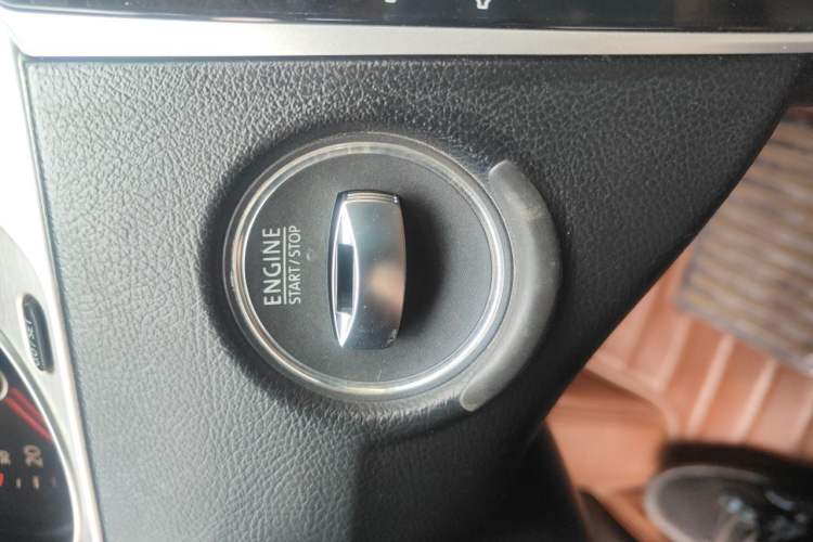 Used Volkswagen FAW-Volkswagen CC 2013 1.8TSI Luxury Model Vehicle Key
