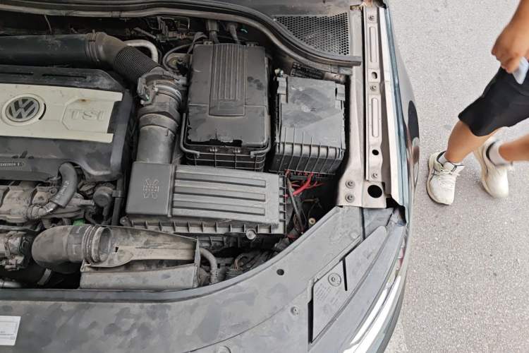 Used Volkswagen FAW-Volkswagen CC 2013 1.8TSI Prestige Model Engine Bay Left