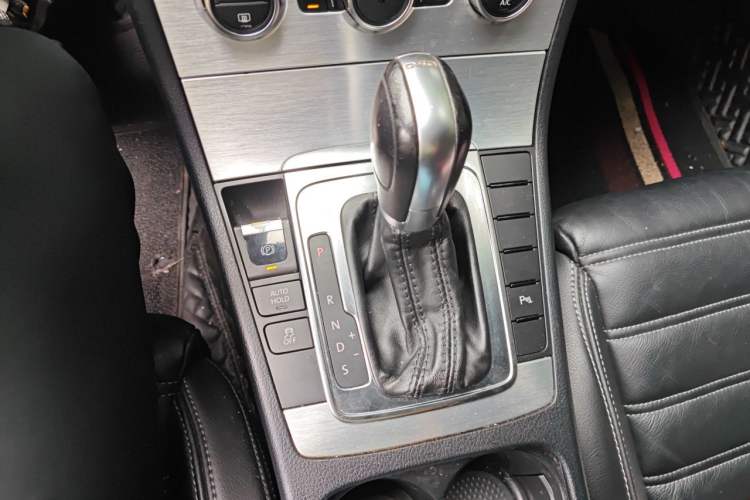 Used Volkswagen FAW-Volkswagen CC 2013 1.8TSI Prestige Model Gear Lever