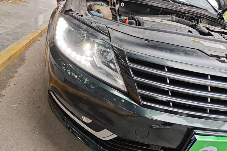 Used Volkswagen FAW-Volkswagen CC 2013 1.8TSI Prestige Model Right Front Headlight