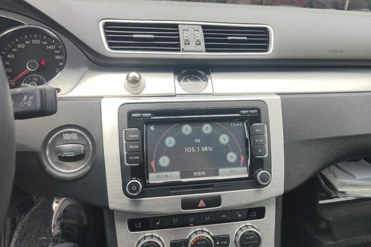 Used Volkswagen FAW-Volkswagen CC 2013 2.0 TSI Luxury Model Audio And AC Panel