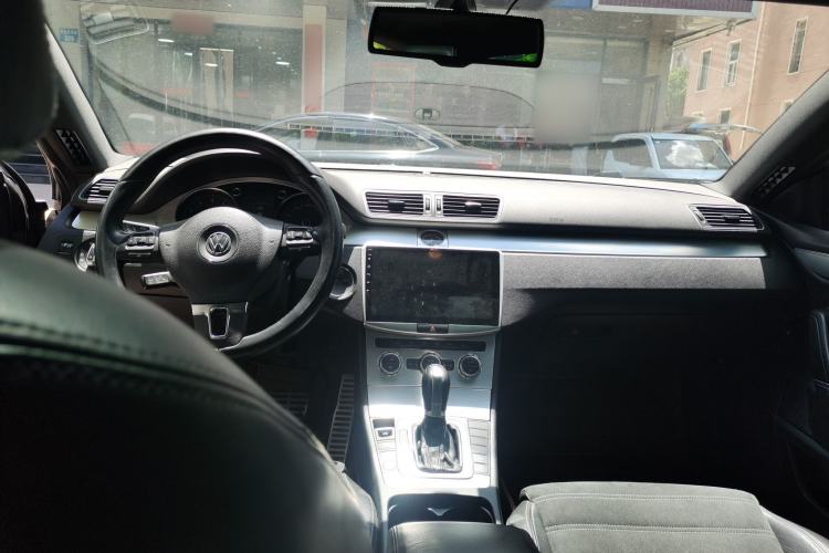 Used Volkswagen FAW-Volkswagen CC 2013 2.0 TSI Luxury Model Center Console
