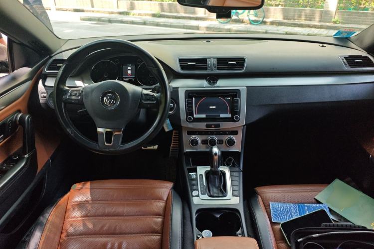Used Volkswagen FAW-Volkswagen CC 2013 2.0 TSI Ultimate Model Center Console