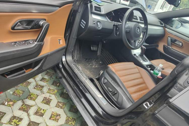 Used Volkswagen FAW-Volkswagen CC 2013 2.0 TSI Luxury Model Driver Seat