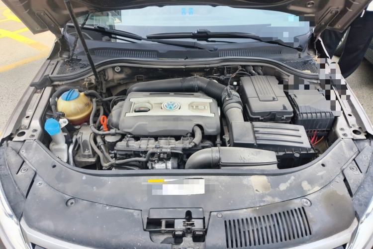 Used Volkswagen FAW-Volkswagen CC 2013 1.8TSI Luxury Model Engine Bay