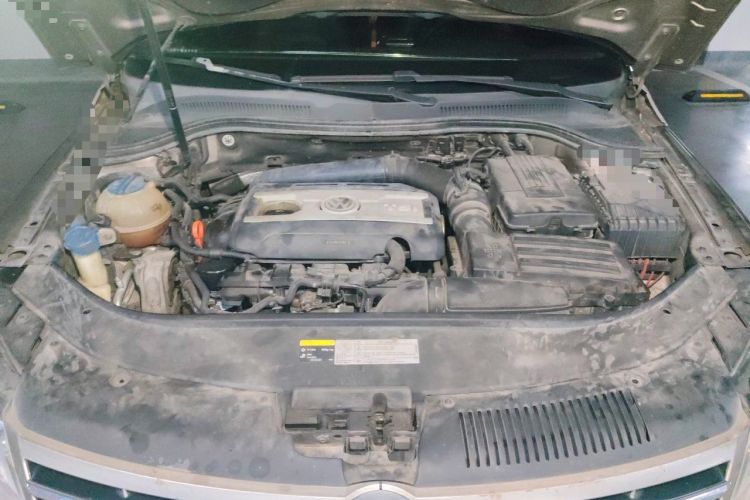 Used Volkswagen FAW-Volkswagen CC 2013 1.8TSI Prestige Model Engine Bay