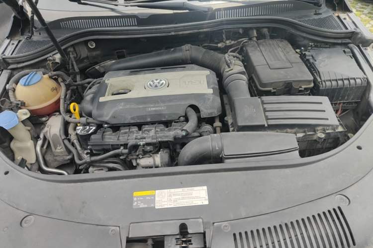 Used Volkswagen FAW-Volkswagen CC 2013 2.0 TSI Luxury Model Engine Bay