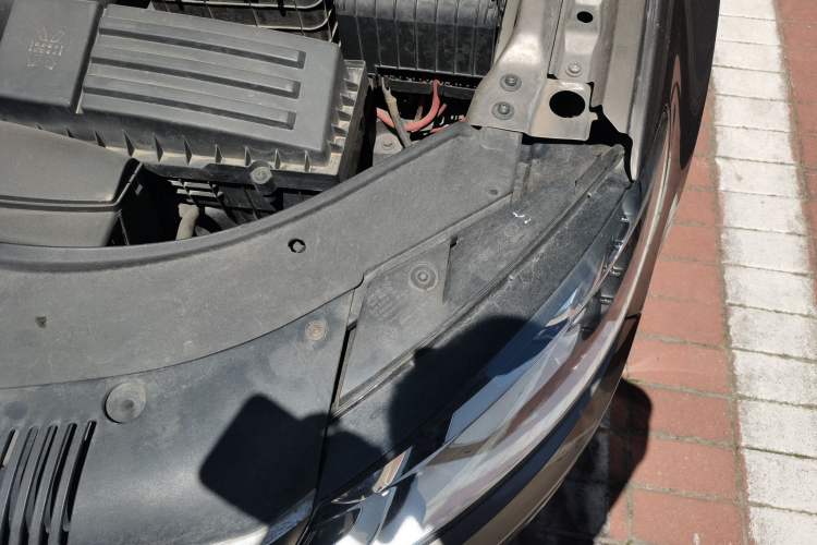Used Volkswagen FAW-Volkswagen CC 2013 2.0 TSI Luxury Model Engine Bay Left