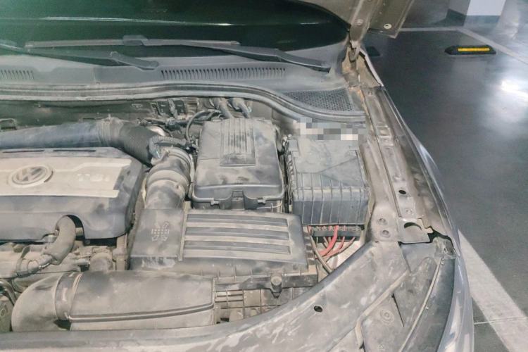 Used Volkswagen FAW-Volkswagen CC 2013 1.8TSI Prestige Model Engine Bay Left