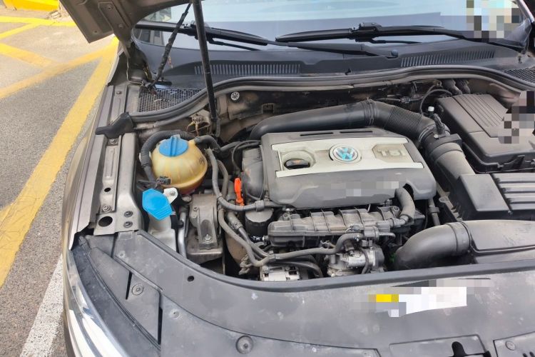 Used Volkswagen FAW-Volkswagen CC 2013 1.8TSI Luxury Model Engine Bay Right