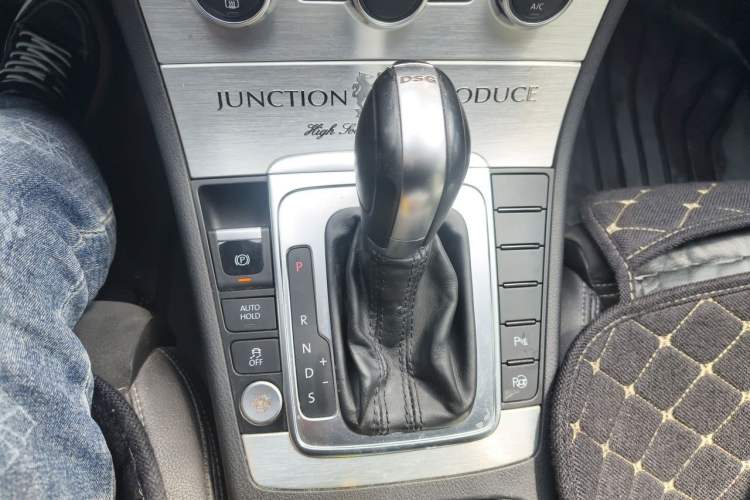 Used Volkswagen FAW-Volkswagen CC 2013 1.8TSI Luxury Model Gear Lever