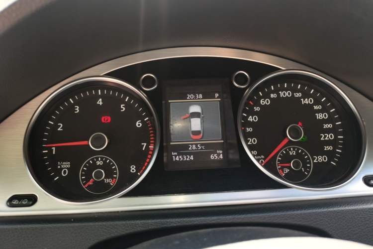 Used Volkswagen FAW-Volkswagen CC 2013 2.0 TSI Luxury Model Instrument Cluster