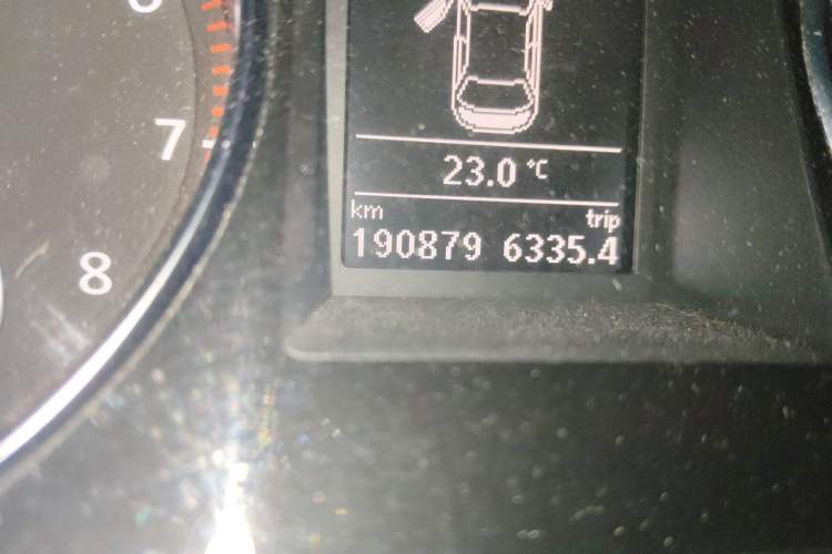 Used Volkswagen FAW-Volkswagen CC 2013 1.8TSI Prestige Model Odometer Close Up