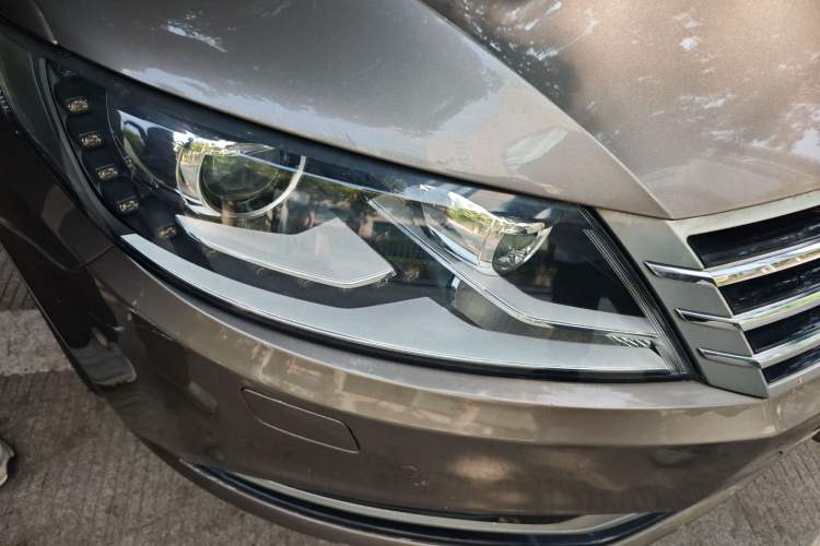 Used Volkswagen FAW-Volkswagen CC 2013 2.0 TSI Ultimate Model Right Front Headlight
