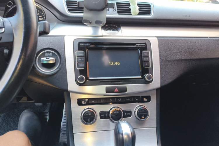 Used Volkswagen FAW-Volkswagen CC 2013 2.0 TSI Luxury Model Audio And AC Panel
