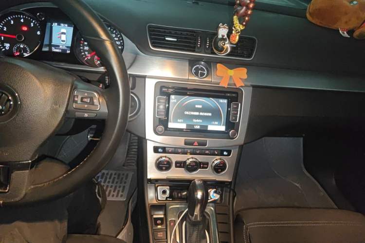 Used Volkswagen FAW-Volkswagen CC 2013 1.8TSI Luxury Model Audio And AC Panel