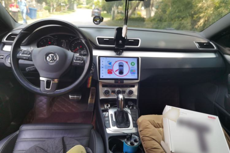 Used Volkswagen FAW-Volkswagen CC 2013 1.8TSI Prestige Model Center Console
