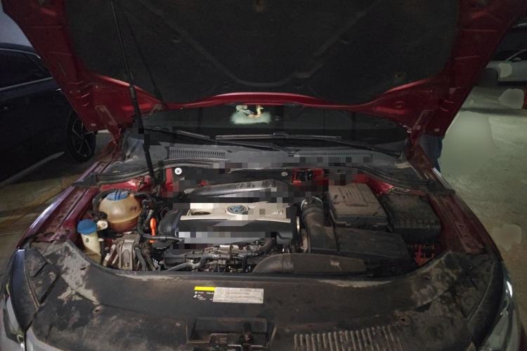 Used Volkswagen FAW-Volkswagen CC 2013 1.8TSI Luxury Model Engine Bay