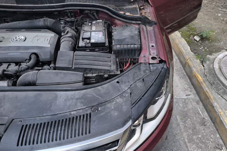 Used Volkswagen FAW-Volkswagen CC 2013 1.8TSI Luxury Model Engine Bay Left
