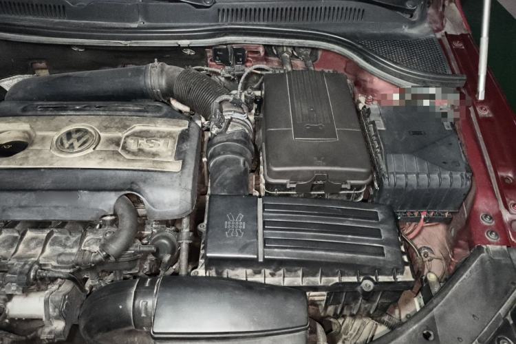 Used Volkswagen FAW-Volkswagen CC 2013 2.0 TSI Luxury Model Engine Bay Left