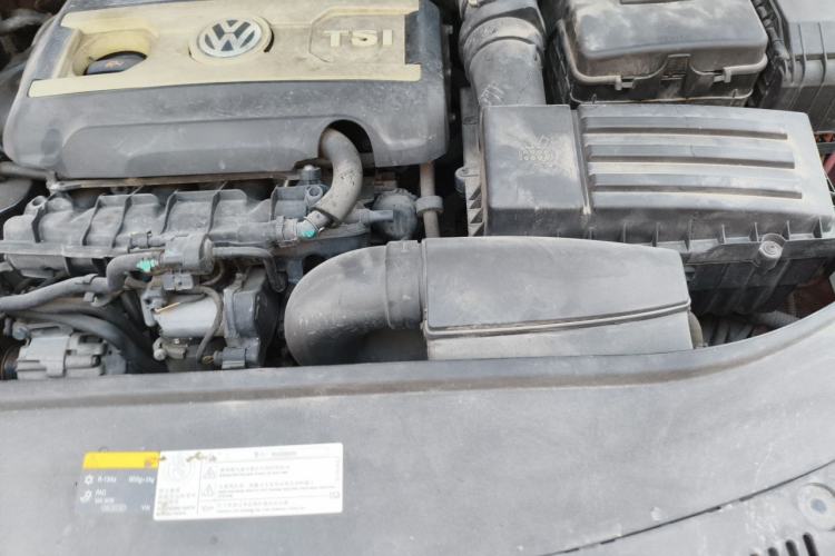 Used Volkswagen FAW-Volkswagen CC 2013 2.0 TSI Luxury Model Engine Bay