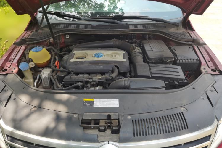 Used Volkswagen FAW-Volkswagen CC 2013 1.8TSI Prestige Model Engine Bay