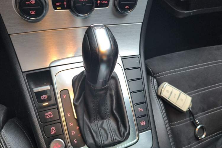 Used Volkswagen FAW-Volkswagen CC 2013 1.8TSI Luxury Model Gear Lever