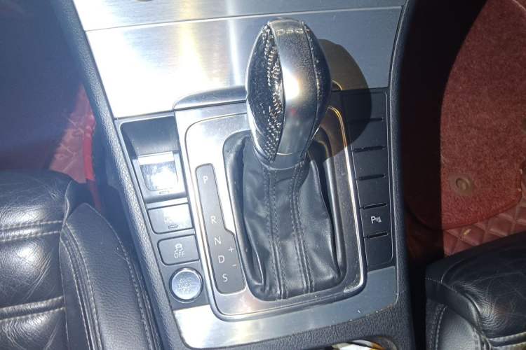 Used Volkswagen FAW-Volkswagen CC 2013 1.8TSI Luxury Model Gear Lever