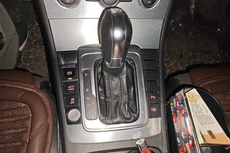 Used Volkswagen FAW-Volkswagen CC 2013 1.8TSI Luxury Model Gear Lever