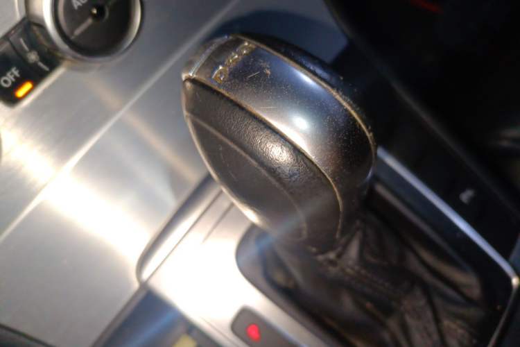 Used Volkswagen FAW-Volkswagen CC 2013 1.8TSI Prestige Model Gear Lever