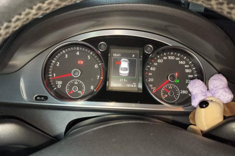 Used Volkswagen FAW-Volkswagen CC 2013 2.0 TSI Luxury Model Instrument Cluster