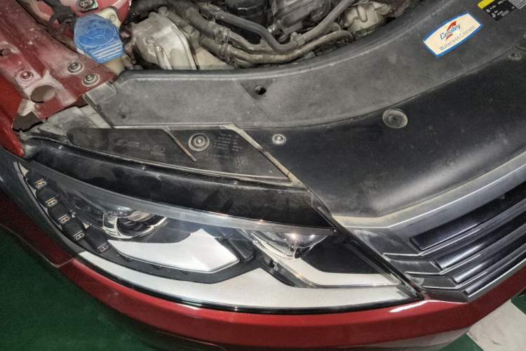 Used Volkswagen FAW-Volkswagen CC 2013 2.0 TSI Luxury Model Right Front Headlight