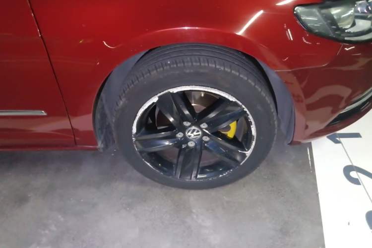 Used Volkswagen FAW-Volkswagen CC 2013 1.8TSI Luxury Model Right Front Wheel Hub