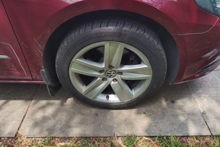 Used Volkswagen FAW-Volkswagen CC 2013 1.8TSI Prestige Model Right Front Wheel Hub