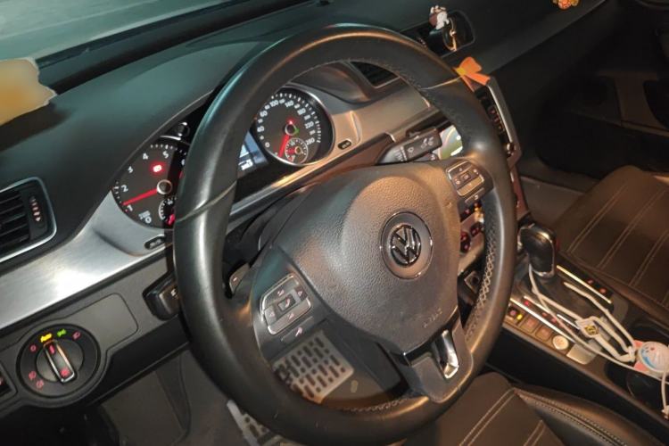 Used Volkswagen FAW-Volkswagen CC 2013 1.8TSI Luxury Model Steering Wheel