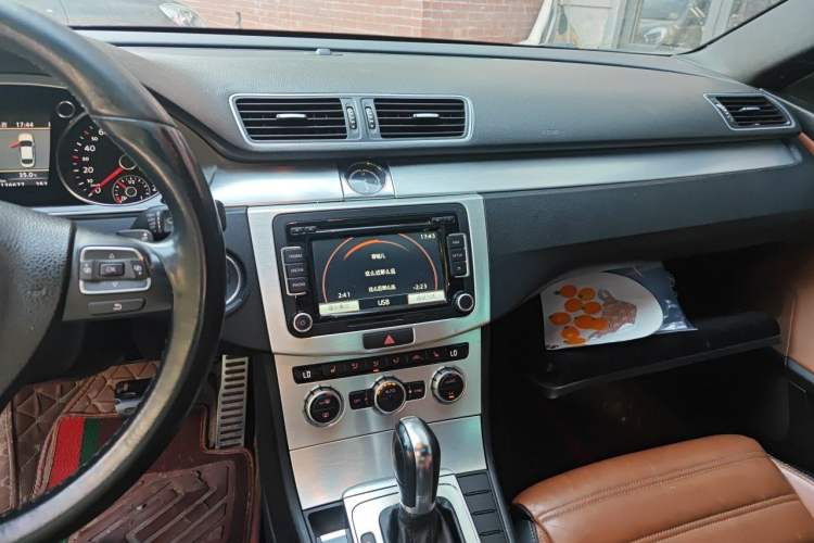 Used Volkswagen FAW-Volkswagen CC 2013 1.8TSI Luxury Model Audio And AC Panel