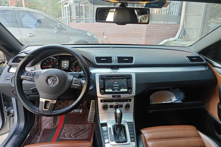 Used Volkswagen FAW-Volkswagen CC 2013 1.8TSI Luxury Model Center Console