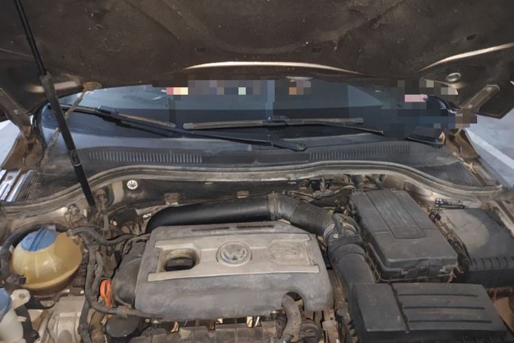 Used Volkswagen FAW-Volkswagen CC 2013 1.8TSI Luxury Model Engine Bay