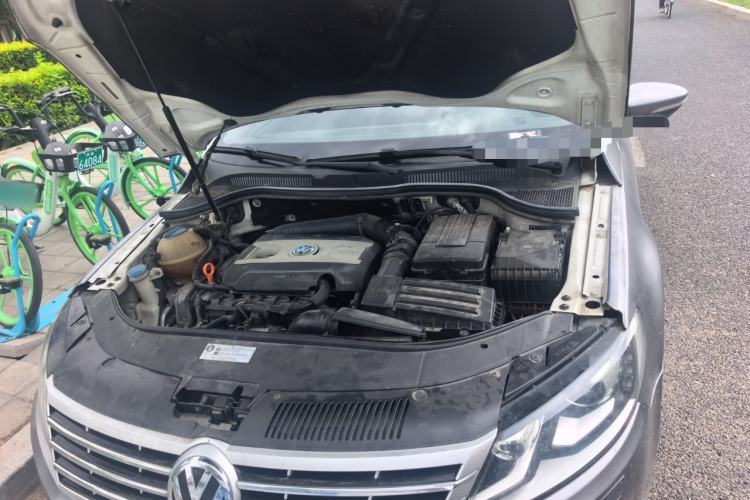 Used Volkswagen FAW-Volkswagen CC 2013 1.8TSI Prestige Model Engine Bay