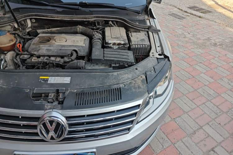 Used Volkswagen FAW-Volkswagen CC 2013 1.8TSI Luxury Model Engine Bay Left