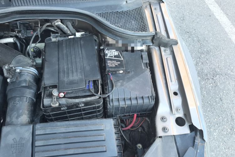Used Volkswagen FAW-Volkswagen CC 2013 1.8TSI Luxury Model Engine Bay Left