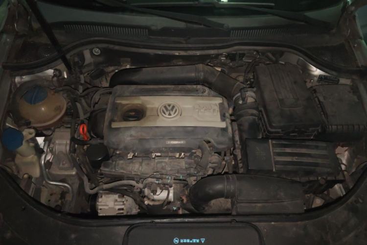 Used Volkswagen FAW-Volkswagen CC 2013 1.8TSI Luxury Model Engine Bay