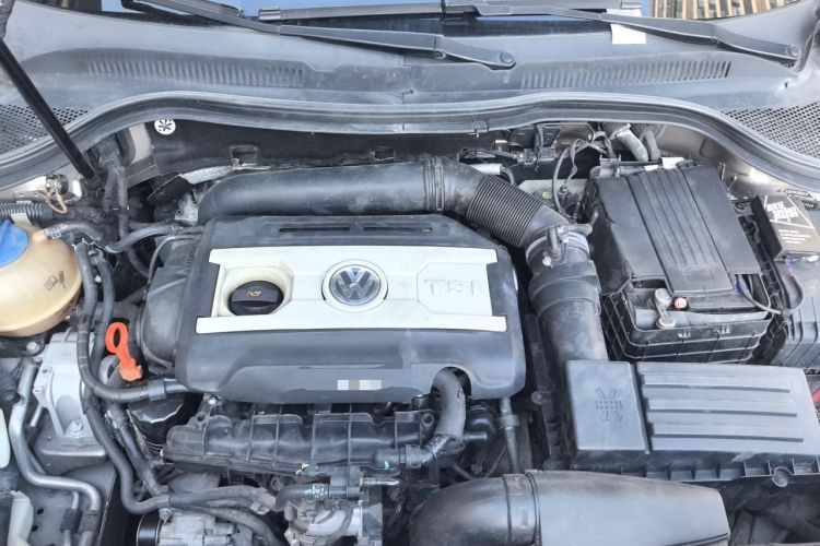 Used Volkswagen FAW-Volkswagen CC 2013 1.8TSI Luxury Model Engine Bay